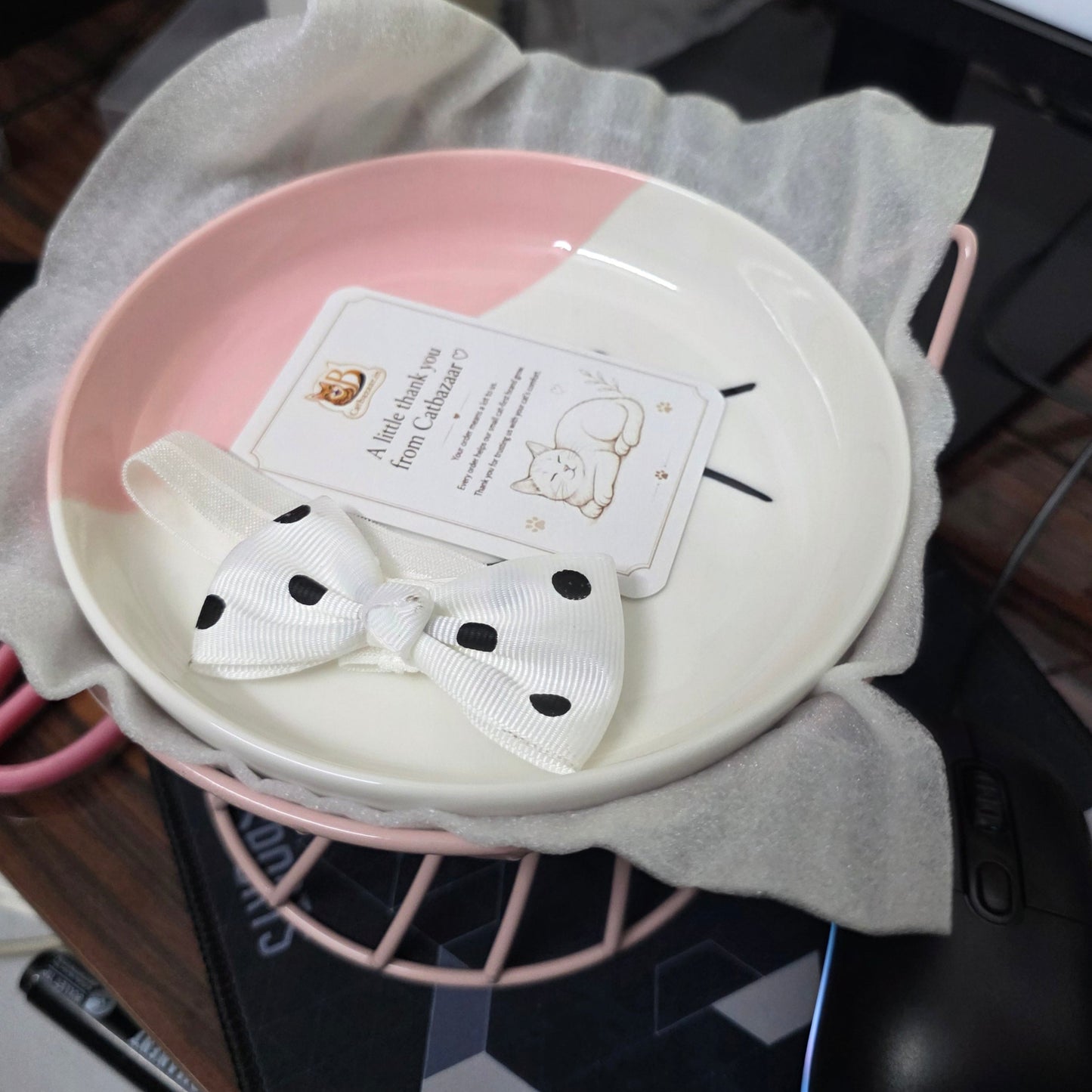 Elevated Cat Bowl Stand – Ergonomic & Whisker-Friendly Feeding