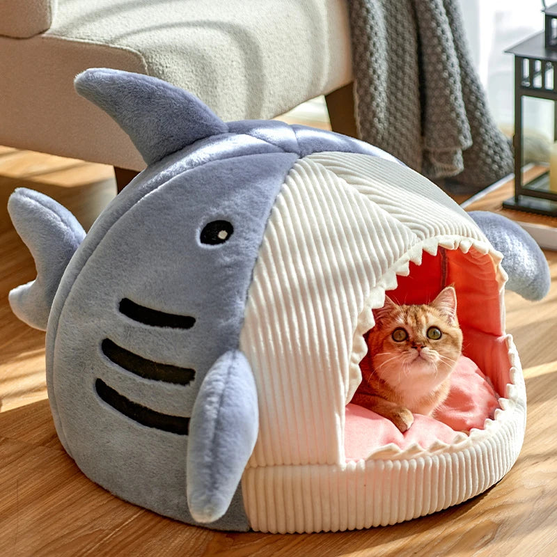 Shark Cozy Cat Cave Bed – Ultra-Soft Enclosed Warm Hideout