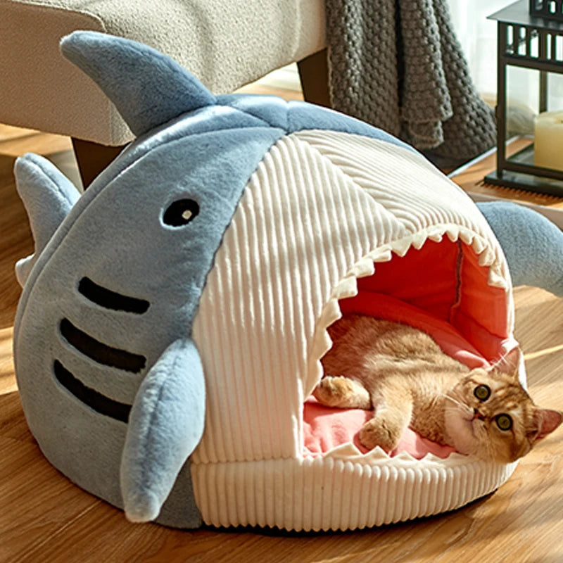 Shark Cozy Cat Cave Bed – Ultra-Soft Enclosed Warm Hideout
