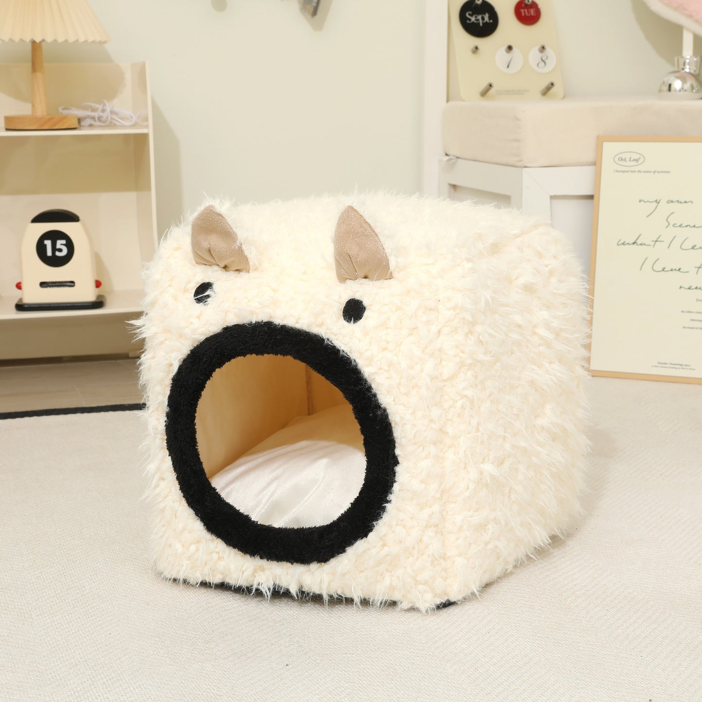 Sheep House Bed– Warm, Enclosed Comfort Bed for cats